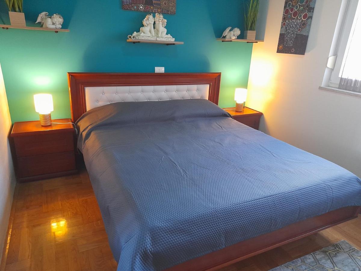 Apartment Capriati With Parking Garage Умаг Екстериор снимка