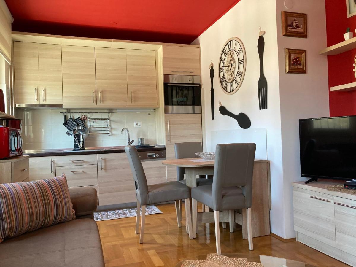 Apartment Capriati With Parking Garage Умаг Екстериор снимка